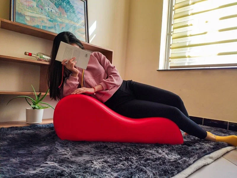 Ghế sofa tình yêu ngụy trang
