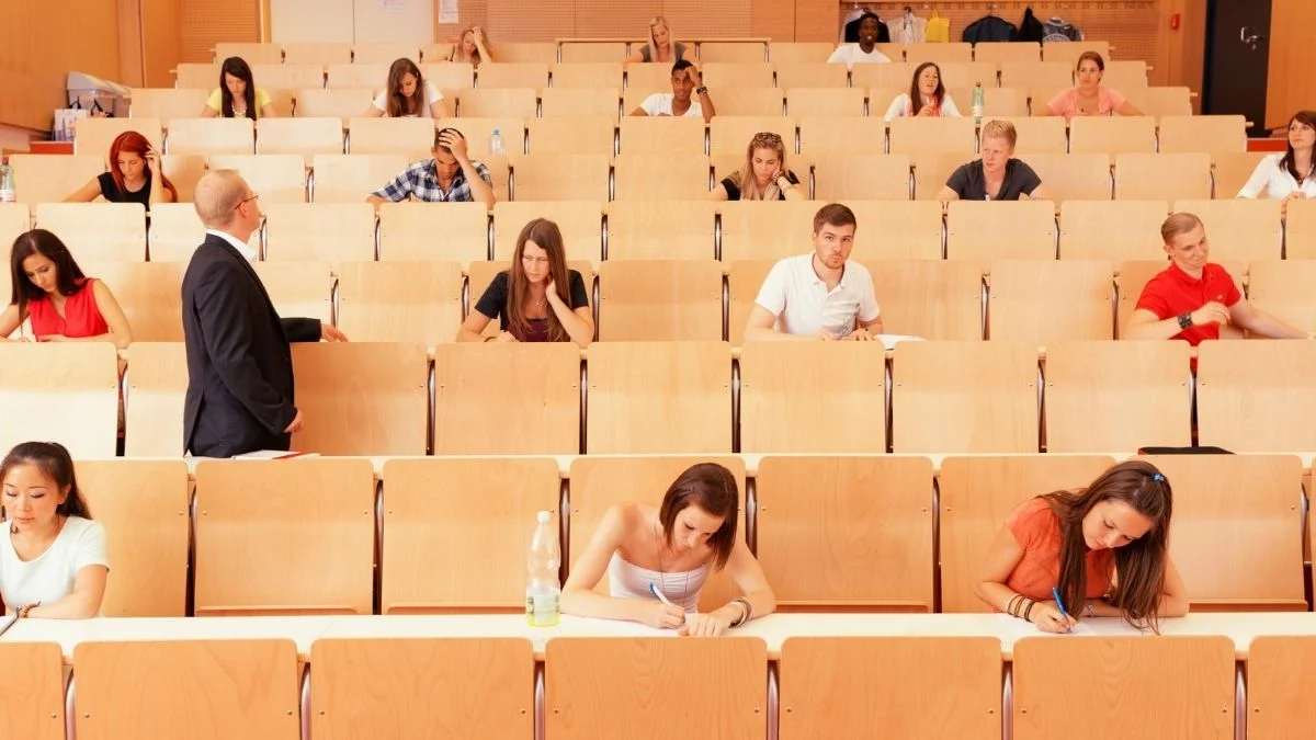 ảnh lớp học đại học