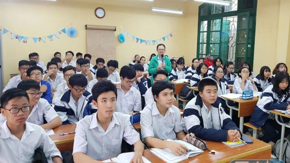 ảnh lớp học cấp 3 hạnh phúc
