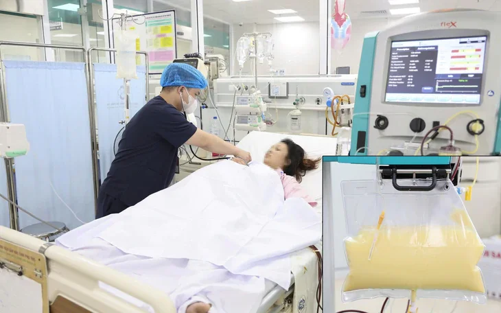 Hình 50 trong bộ côn thịt đâm mạnh vào tử cung