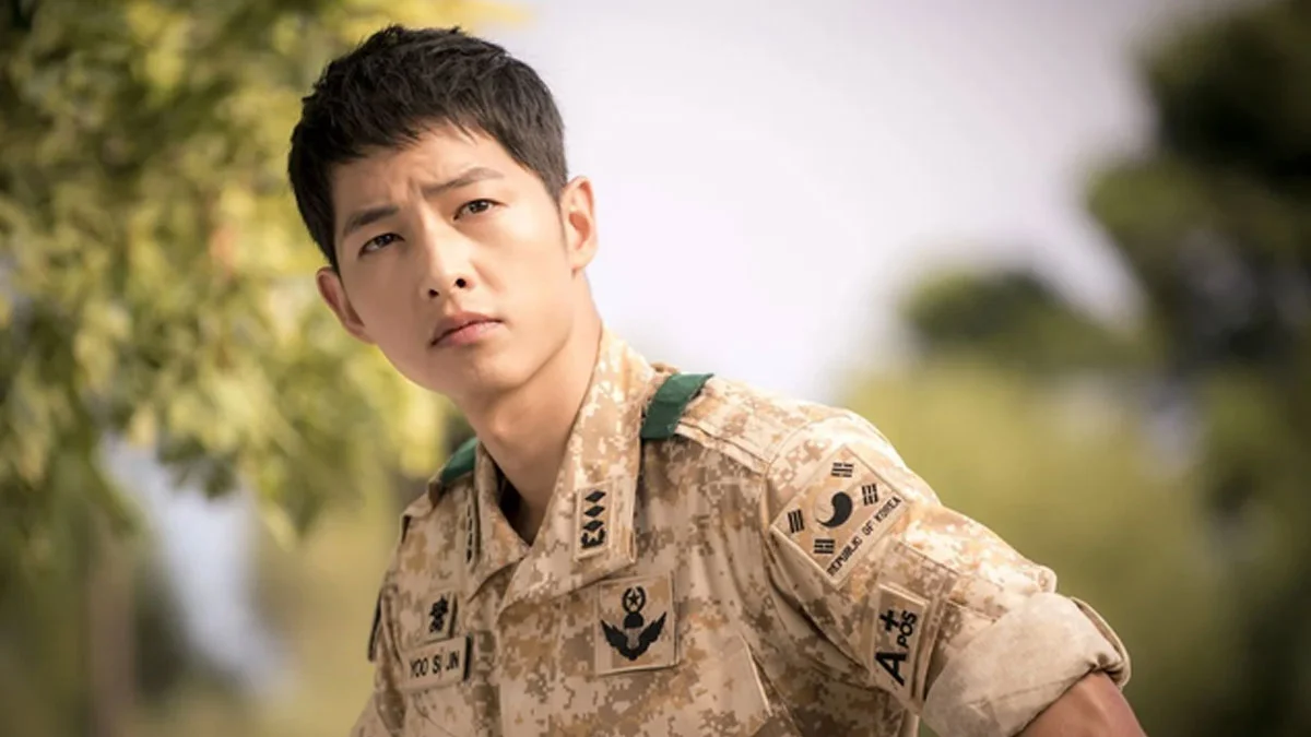 Cắt tóc lính thủy đánh bộ Song Joong Ki