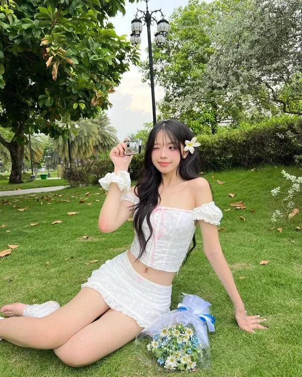 Váy ngắn nổi bật cùng gái xinh TikTok.