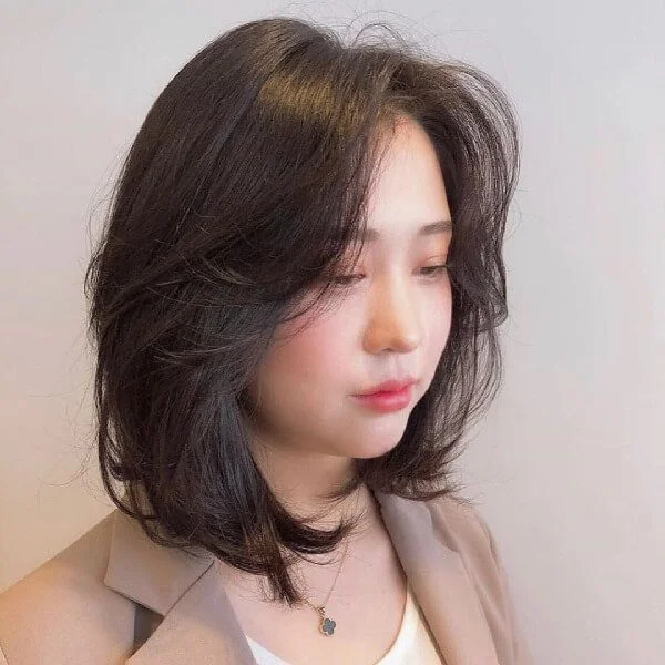 Kiểu tóc ngắn layer cho nữ mặt tròn to